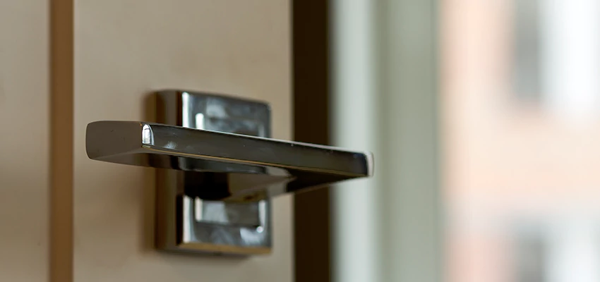 Door Lever Knob Repair in Strawberry, California